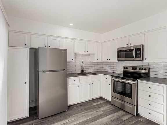 2nd image of 111-420 N Horne #111-A