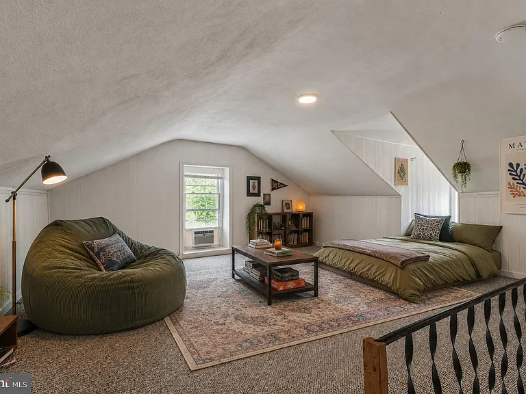 270 Dupont St #2 — Photo 11