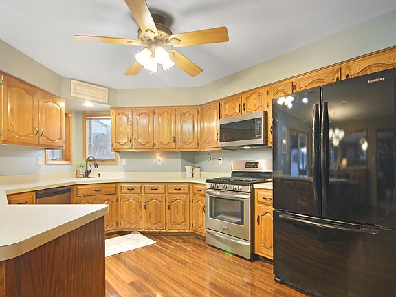 4th image of 1421 Lakeview Dr