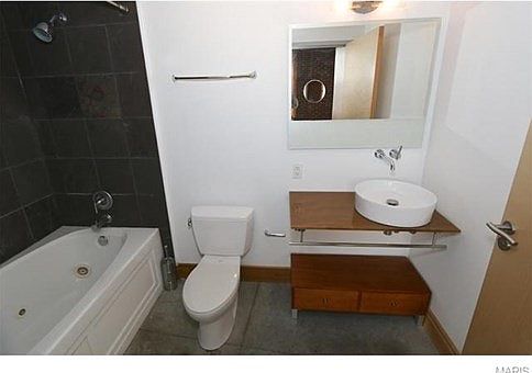 5th image of 2206 Lucas Ave Unit 209