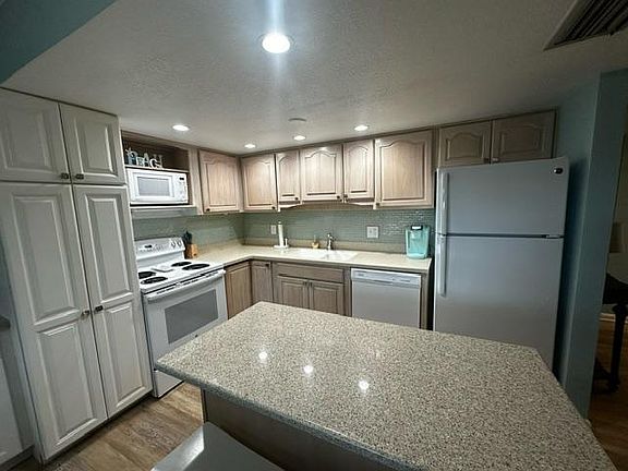 3rd image of 5801 N Atlantic Ave APT 412
