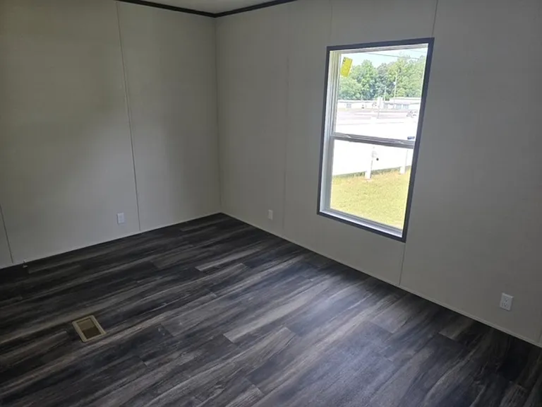 132 Galahad Dr — Photo 5