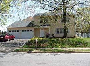 10 Agatha Dr, Edison, NJ 08817