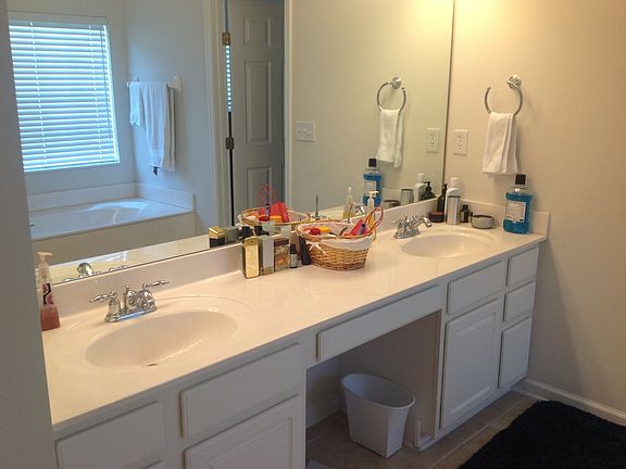 3rd image of 11136 Castlemain Cir S