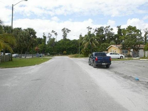 5th image of 4711 Myla Ln
