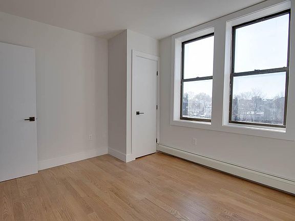 4th image of 544 W Side Ave #18Y