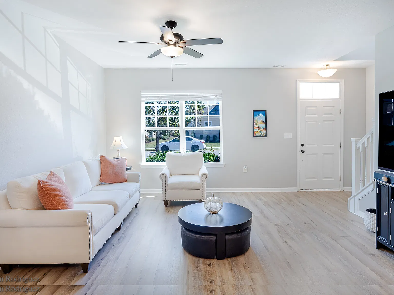 3 bed, 2.5 bath, 1905 sqft, $2,700 — Photo 1