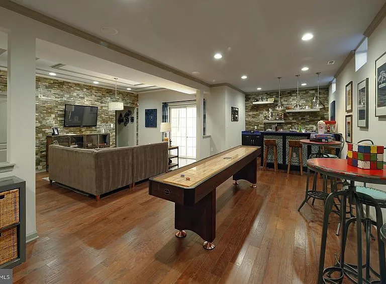141 Coachman Cir — Photo 37