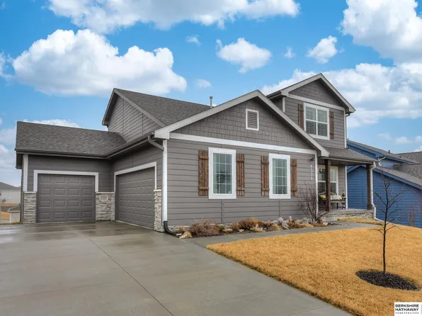 4508 Lawnwood Dr, La Vista, NE 68133
