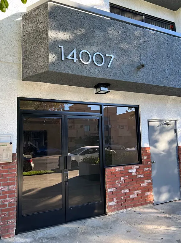 14007 Vanowen — Photo 1