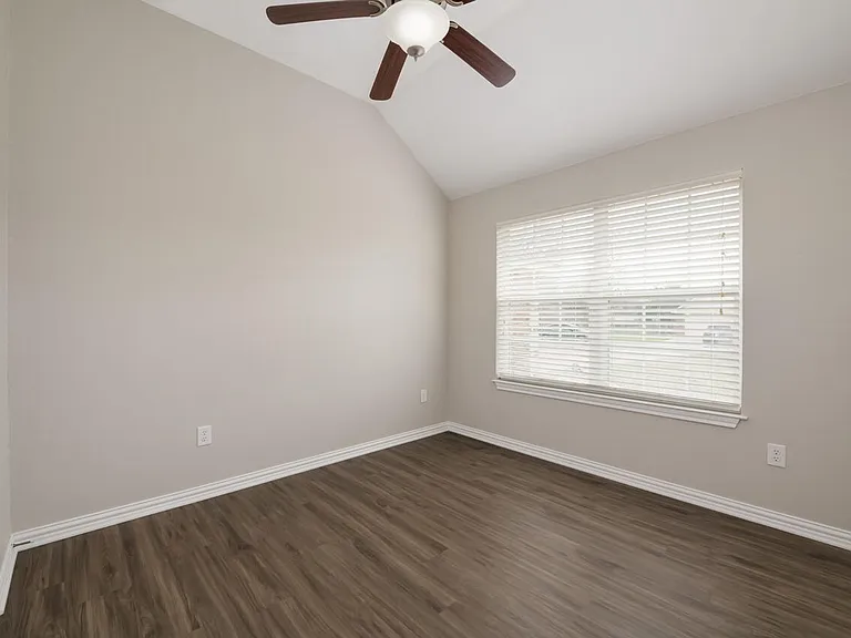 184 Ashland — Photo 15