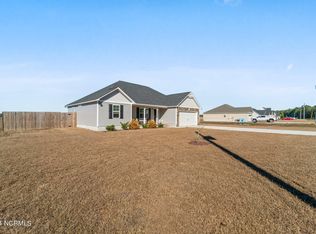 846 Five Mile Rd, Richlands, NC 28574