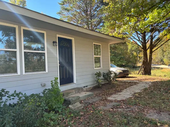 928 Skitts Mountain Rd, Cleveland, GA 30528