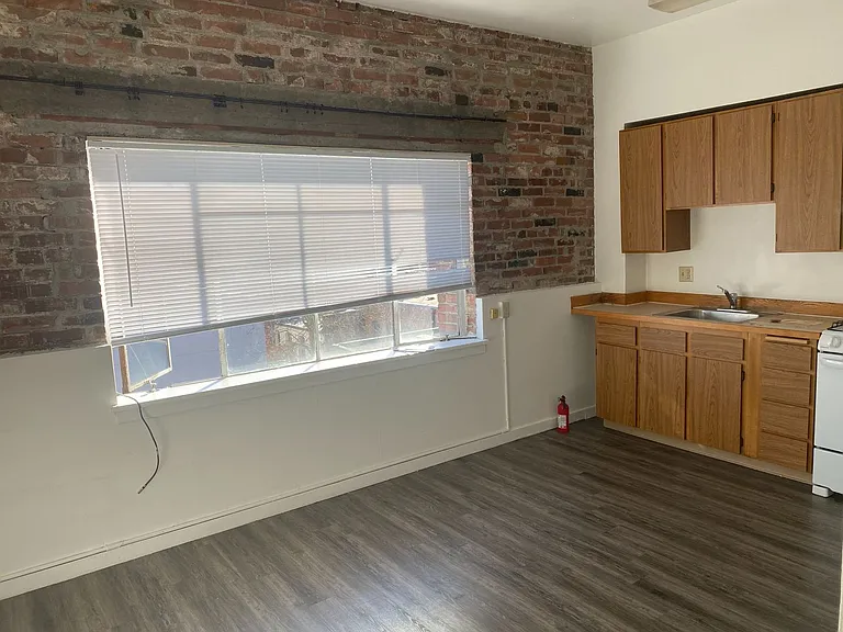 Curtiss Apartments — Photo 13
