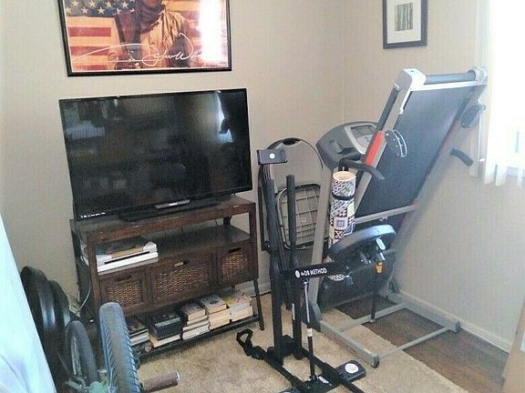 3rd image of 48 Ionia Ave #1R