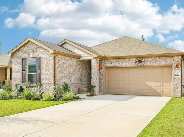1717 Vista Luna Dr, Texas City, TX 77591