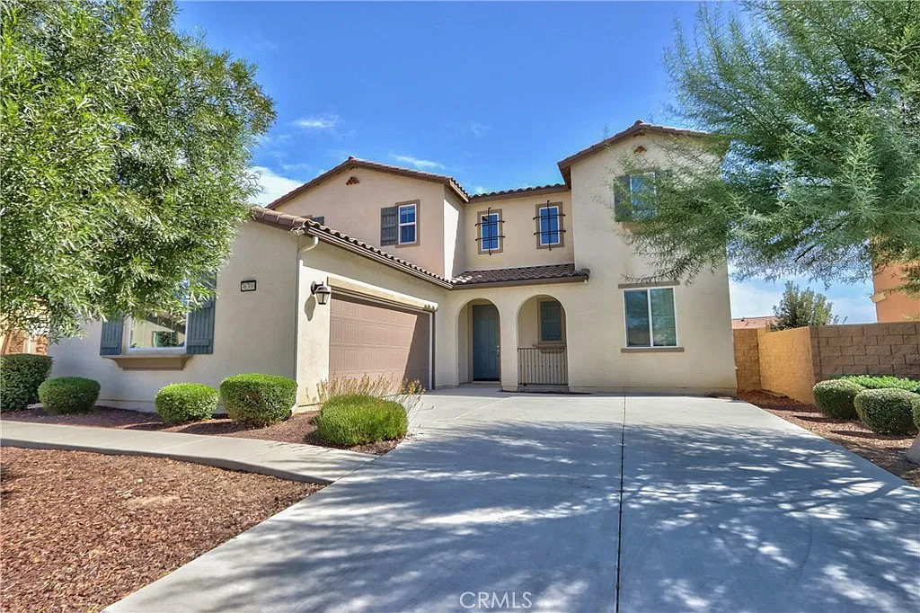 4 bed, 2.5 bath, 3058 sqft, $3,299 — Photo 2