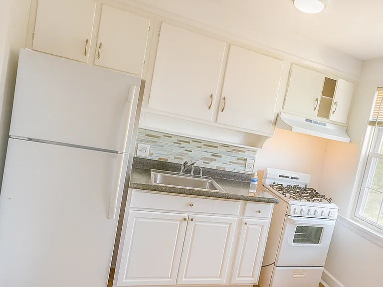 1205 Holland St #C — Photo 2