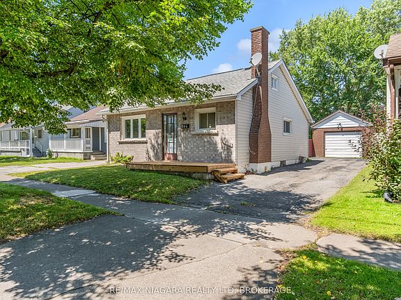 2nd image of 394 Simpson Ave