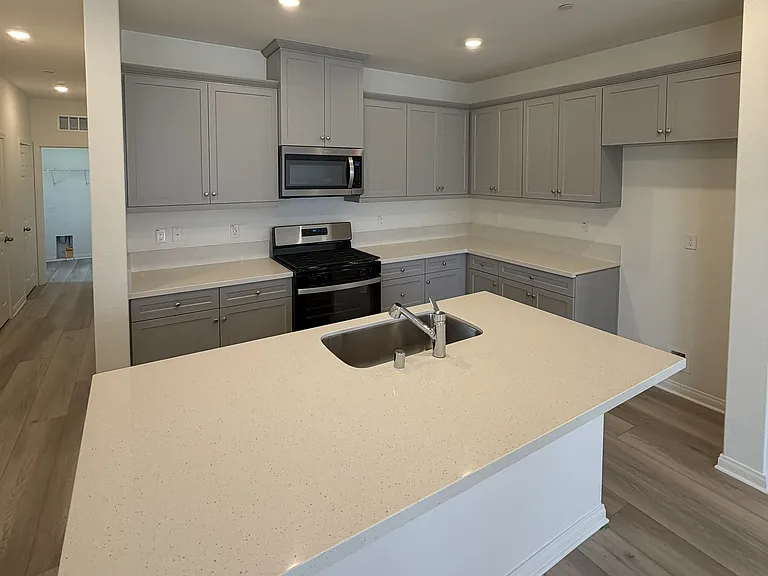4284 S Hermosa Paseo — Photo 3