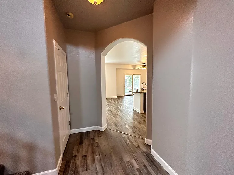 4157 Heirloom Ln — Photo 4