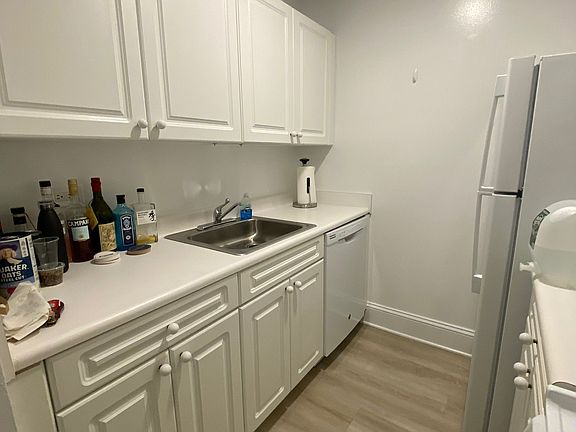 2nd image of 50 W 34th St #7C082