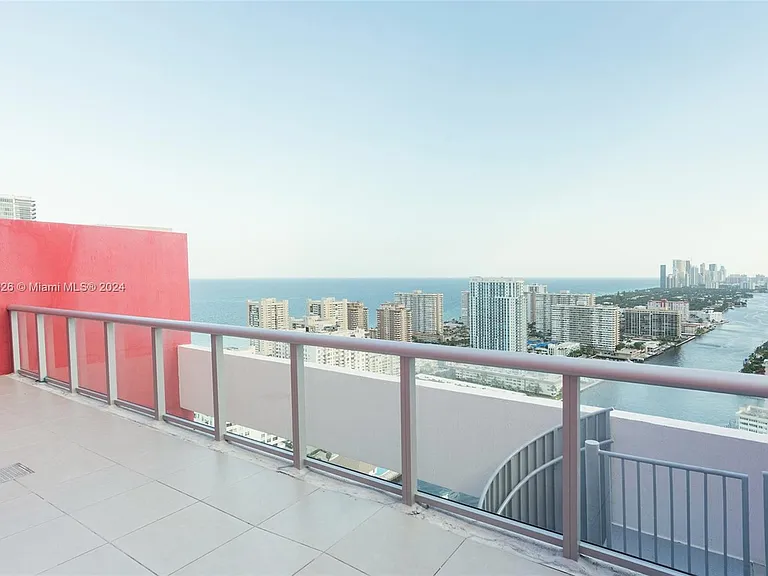 2600 E Hallandale Beach Blvd #T3307 — Photo 5