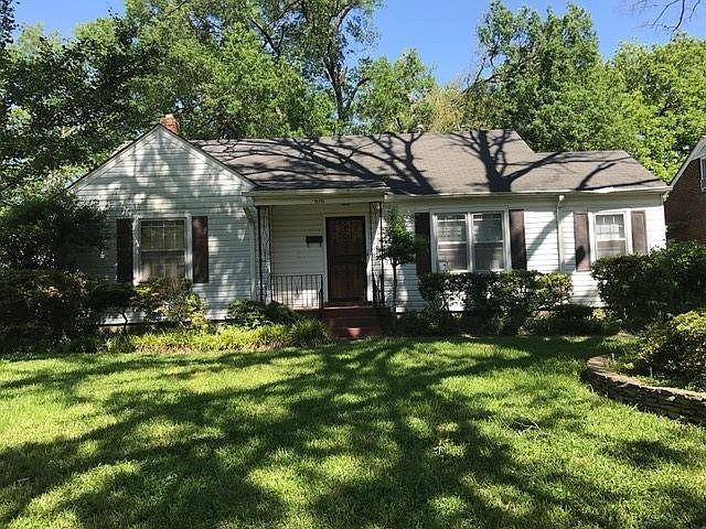 2nd image of 976 Sandra Rd