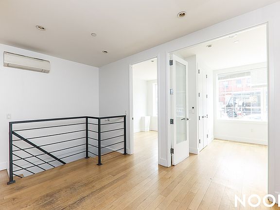 2nd image of 829 Willoughby Ave APT 1A