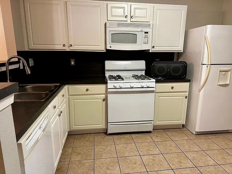 1585 Nichole Woods Dr — Photo 12