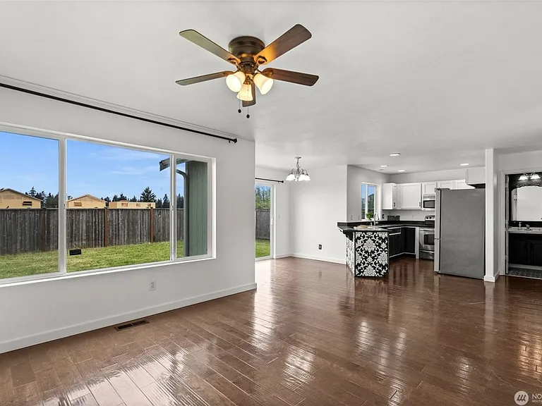 16602 Greenleaf Ave SE — Photo 5