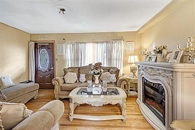 2nd image of 1725 13th St
