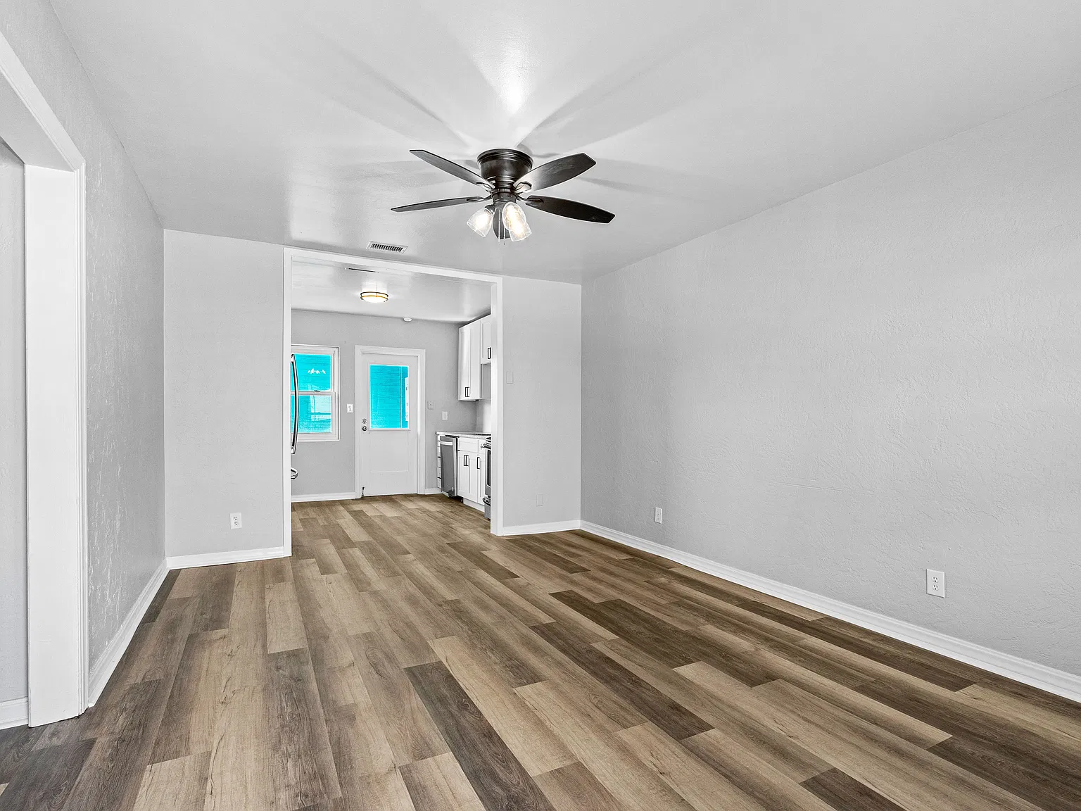 2 bed, 1.0 bath, 1000 sqft, $1,700 — Photo 3