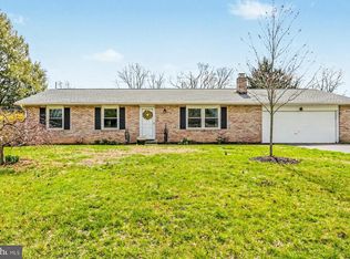 23 Dewalt Dr, Mechanicsburg, PA 17050