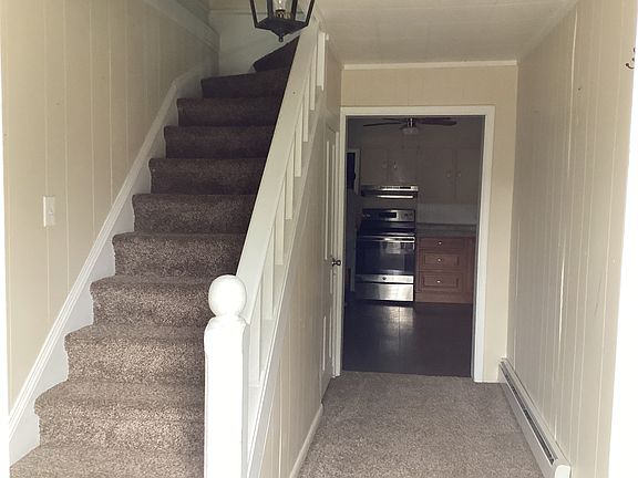 3rd image of 147 Carpenter St