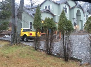 721 Orange Ct, River Vale, NJ