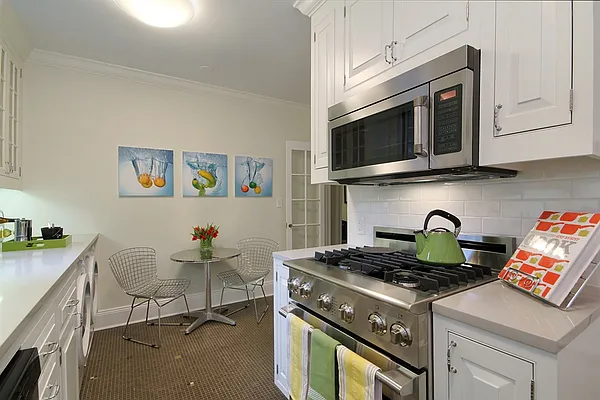 Sold by Corcoran | media 21