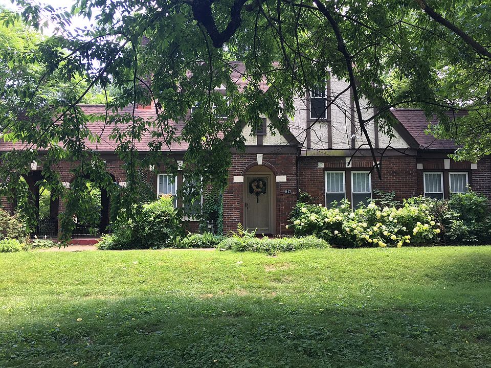 exterior, front yard