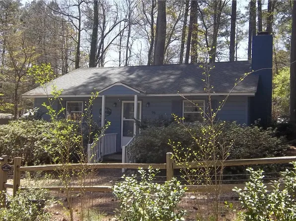 96 Greenway Dr, Hartfield, VA 23071