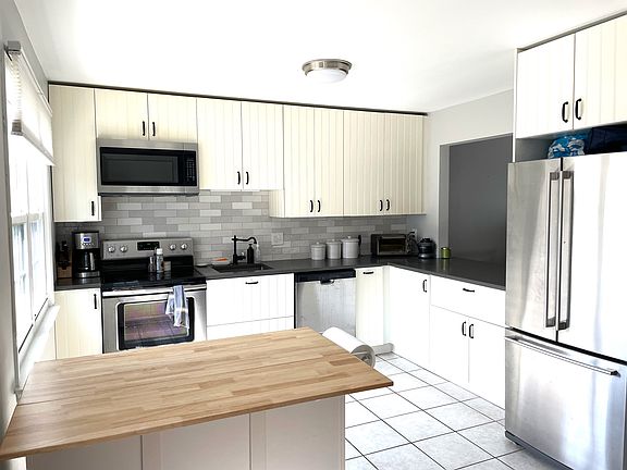 4th image of 240 Wardwell St APT 17