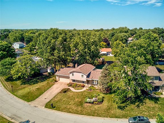 2nd image of 226 Wintergreen Dr