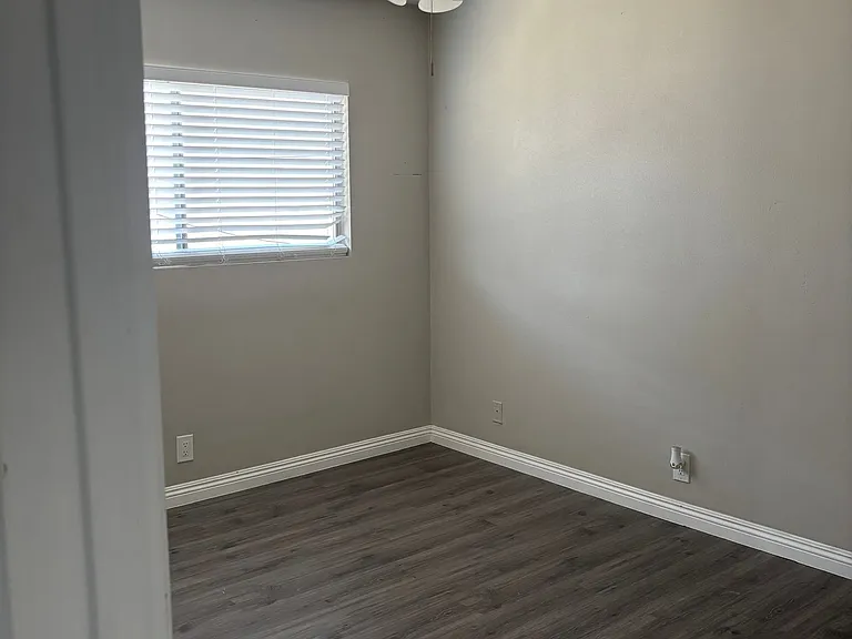 13425 Mulberry Dr — Photo 6