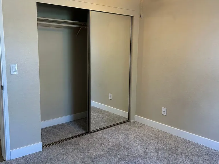 121 NW 21st St #23 — Photo 10