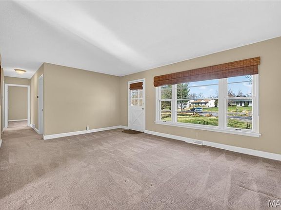 5th image of 12 Ramblewood Ln