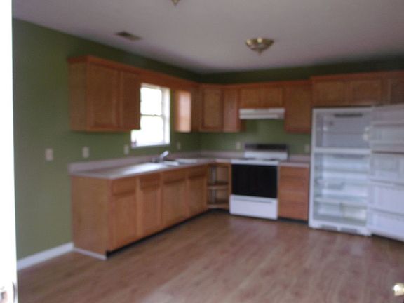 4th image of 170 Lakewayhills