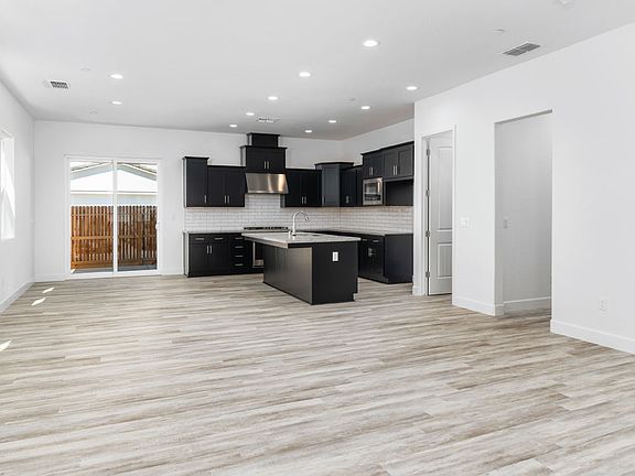 3rd image of 253 Peters Ln