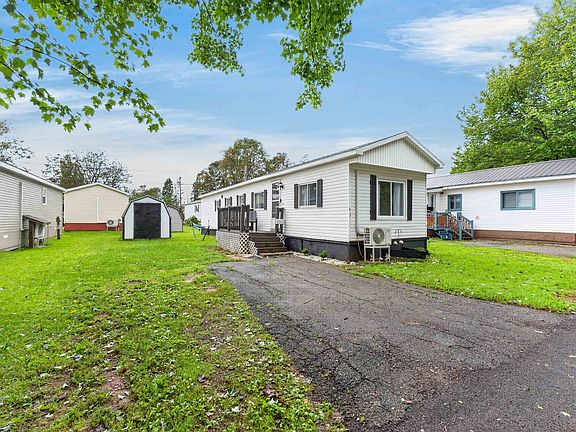 2nd image of 43 Linkletter Est