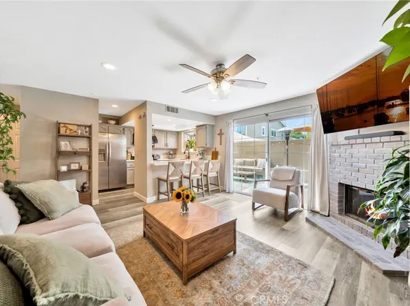 17601 Newland St APT D, Huntington Beach, CA 92647