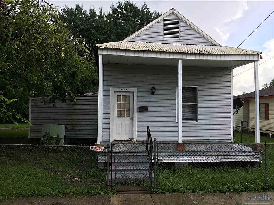 1st image of 1025 General Nicholls St
