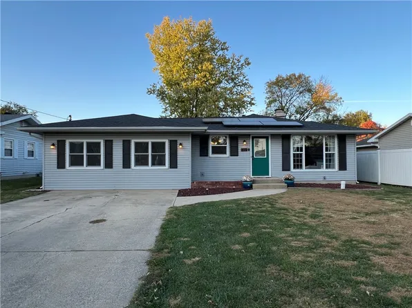 810 Holiday Dr, Effingham, IL 62401